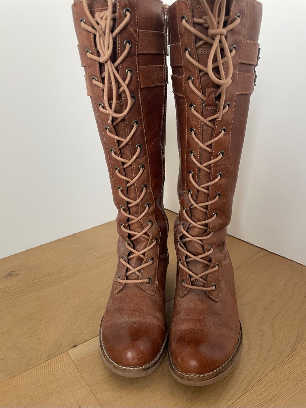 Women’s Sofft knee high brown leather boots. Size 6.